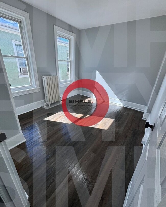 Photo - Huge 7-bedroom 2 baths with laundry on the...