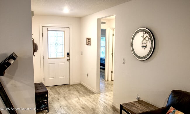 Photo - 1150 Nordic St NW