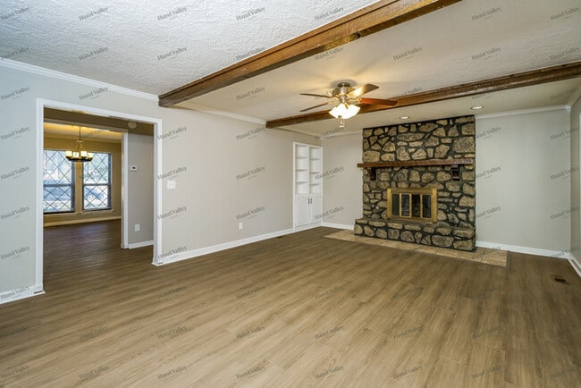 Photo - 8304 S 6th St