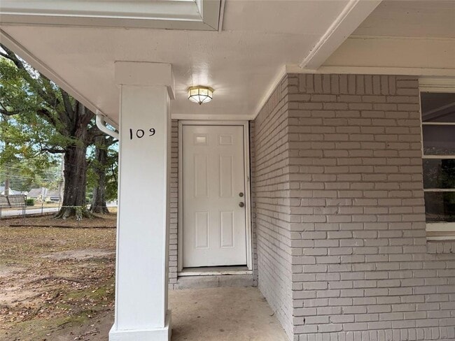 Photo - 109 Scarlett Dr