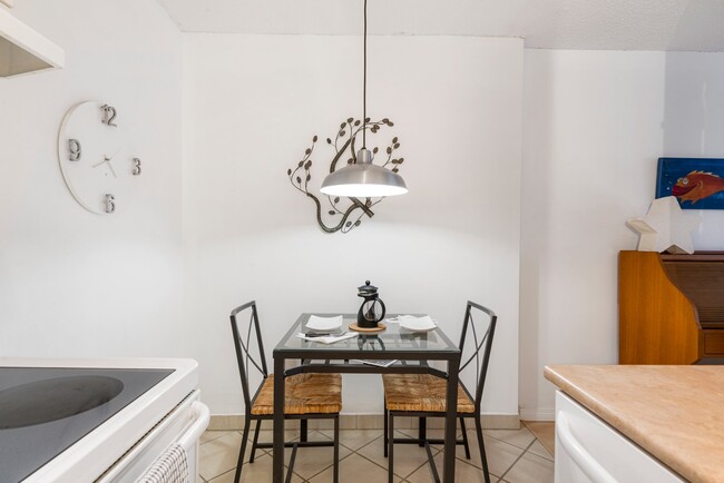 Photo - 903-903 19 Ave SW