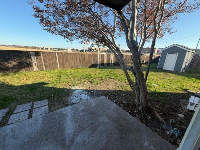 2320 Montclair Cir