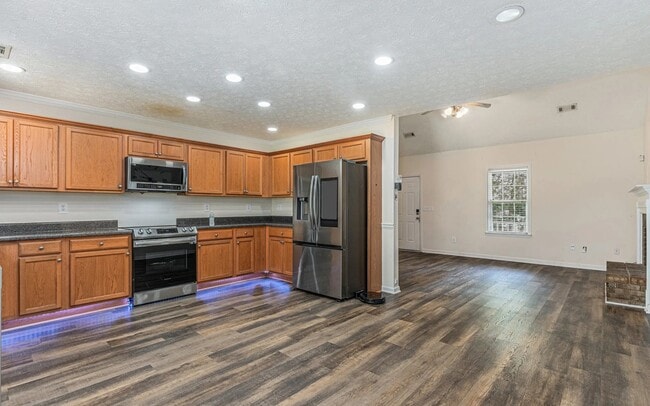 Photo - 220 Windpher Ridge