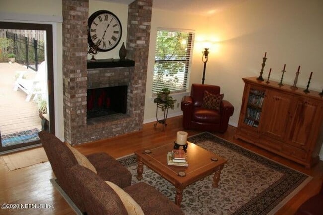 Photo - 1841 Twelve Oaks Ln E