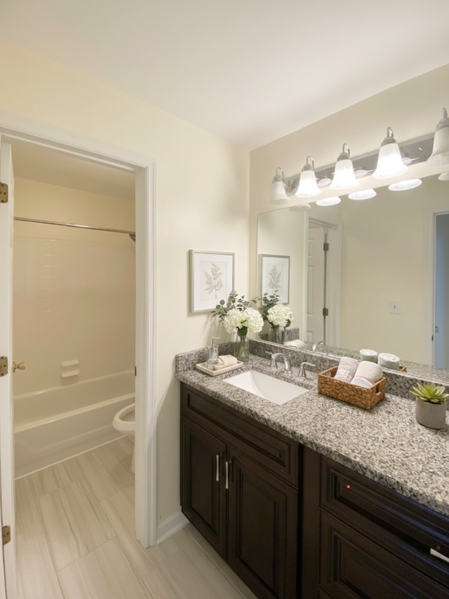 Photo - 635 Granville Ct Unit 635