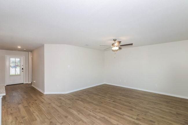 Photo - 198 Emma Rose Dr