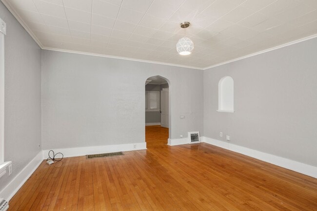 Photo - 617 W 8th Ave Unidad Lower