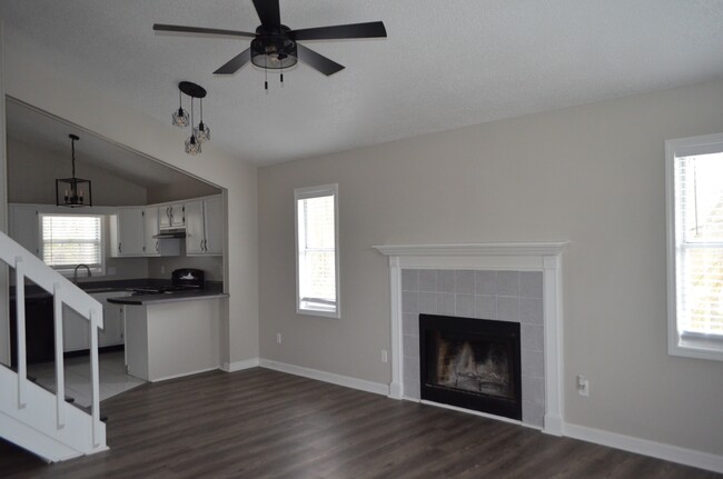 Photo - 145 Viking Dr Townhome