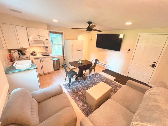 Photo - 745 Bagdad Rd