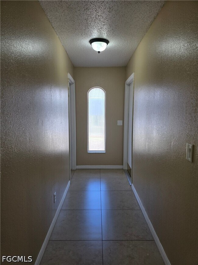 Photo - 702 SE 47th St