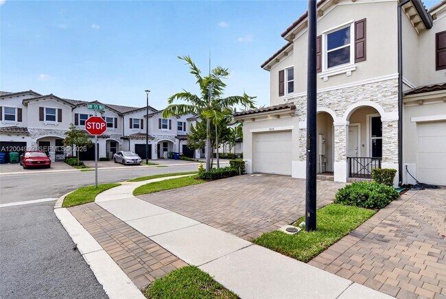 Photo - 5555 NW 27th St