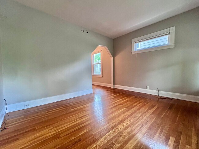 Photo - 2869 Markbreit Ave