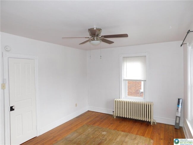 Photo - 220 Locust St