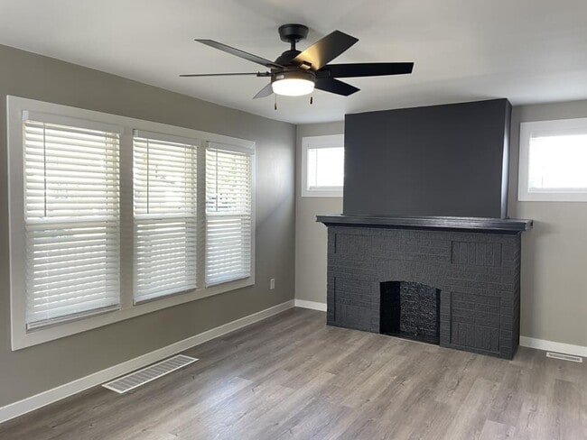 Photo - 706 S Richardson Ave