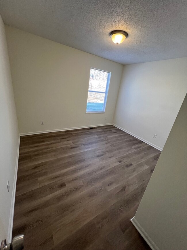 Photo - 512 Thornton St