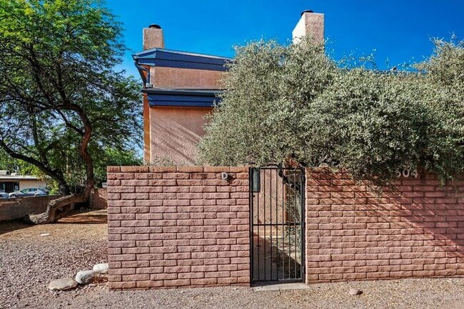 Light-Filled 2-Bed Tucson Rental w/ Vaulte... - Light-Filled 2-Bed Tucson Rental w/ Vaulte...