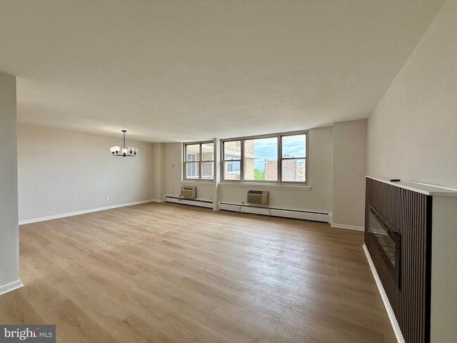 Photo - 1301 N Harrison St Unidad 1108