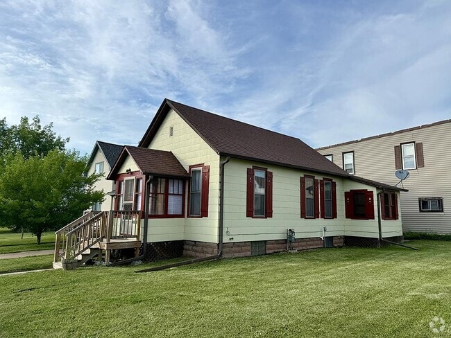 Building Photo - 620 Vaughn Ave Rental
