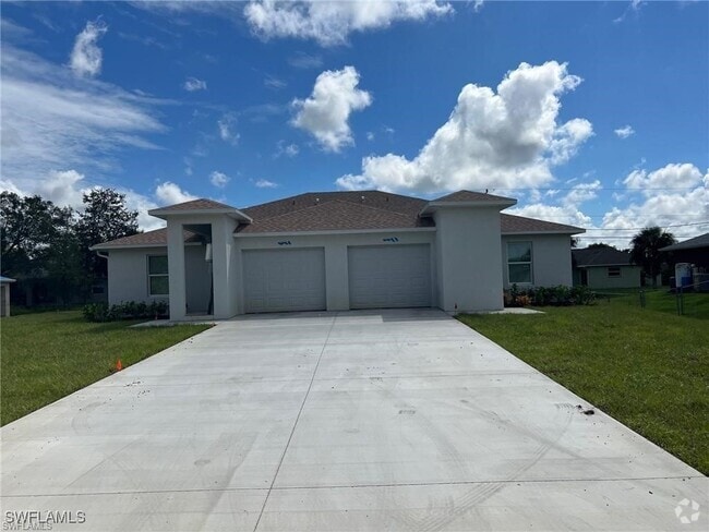 Building Photo - 6064 Laurelwood Dr Rental