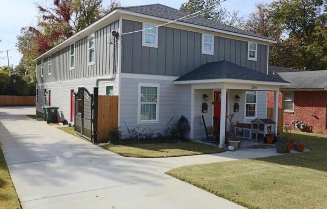 Photo - 2395 Avery Ave