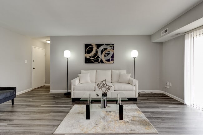 Photo - Admiral Place