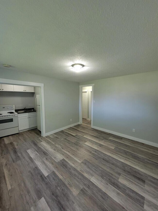 Photo - 2 bedroom in Prince George BC V2M 1J3
