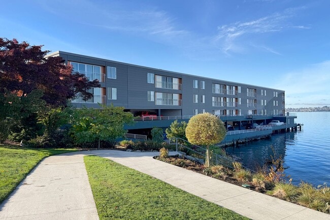 Building Photo - 2Bd/1.75Ba Kirkland Condo Unit 312