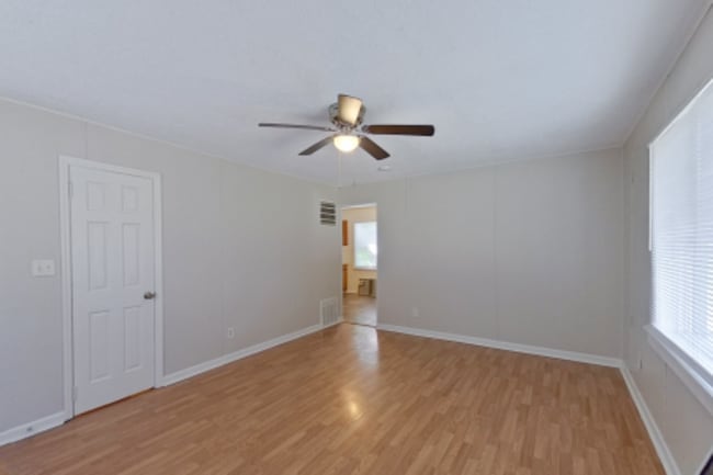 Photo - 671-673-673 S Wheatland Ave Unit 671 S Wheatland