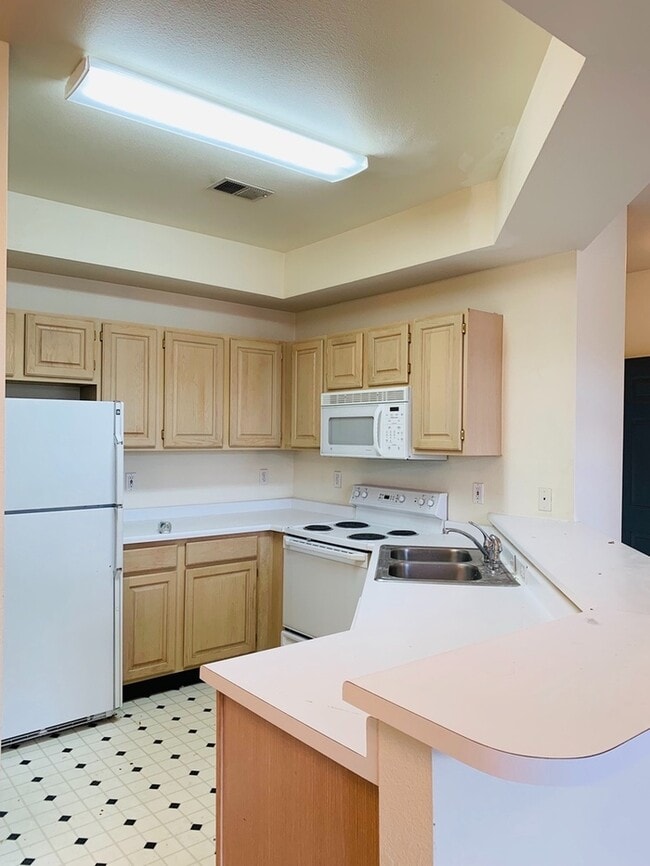 Building Photo - 1 Bed/1 Bath Condo - Great Location!