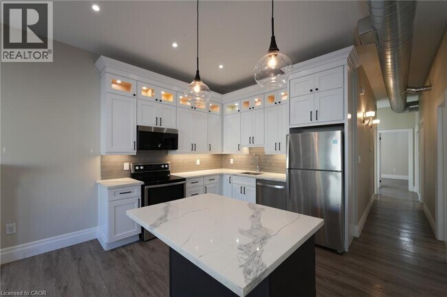 Photo - 145 Wellington St N Unit 1