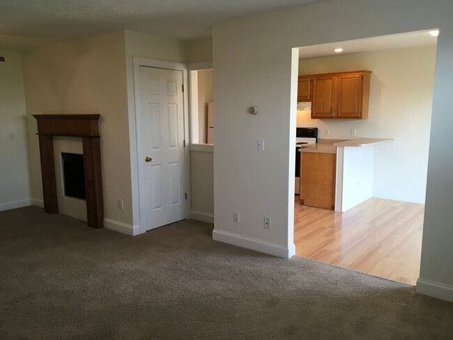 2295 Shamrock Ln Unit 2295-B Shamrock Ln.