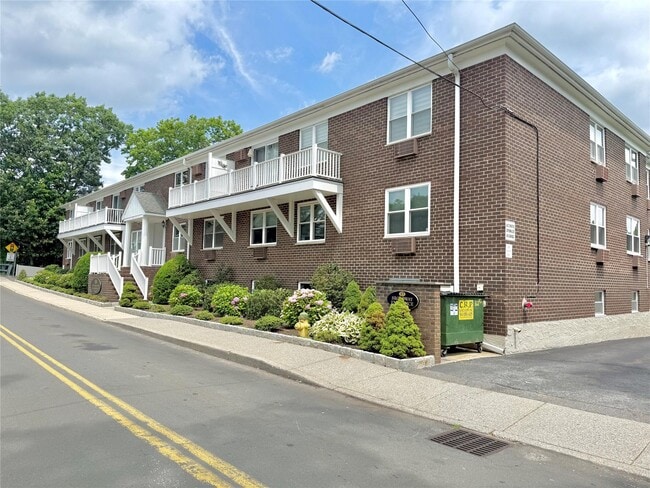 Building Photo - 17 Broadway Unit 2K Rental