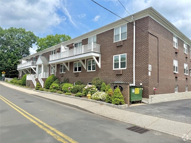 Building Photo - 17 Broadway Unit 2K Rental