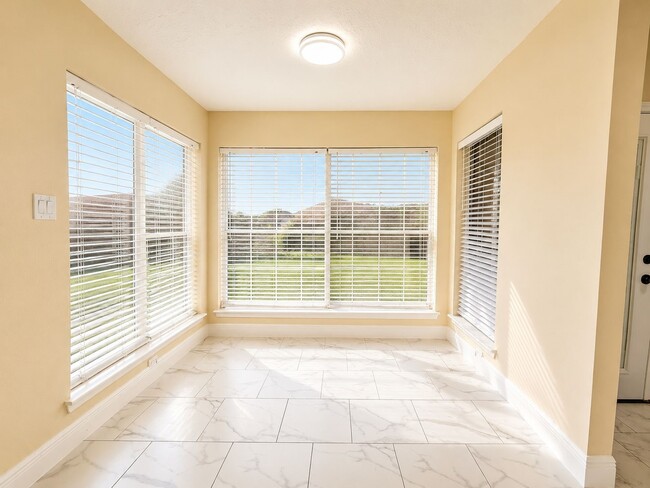 Photo - 11840 Spring Grove Dr