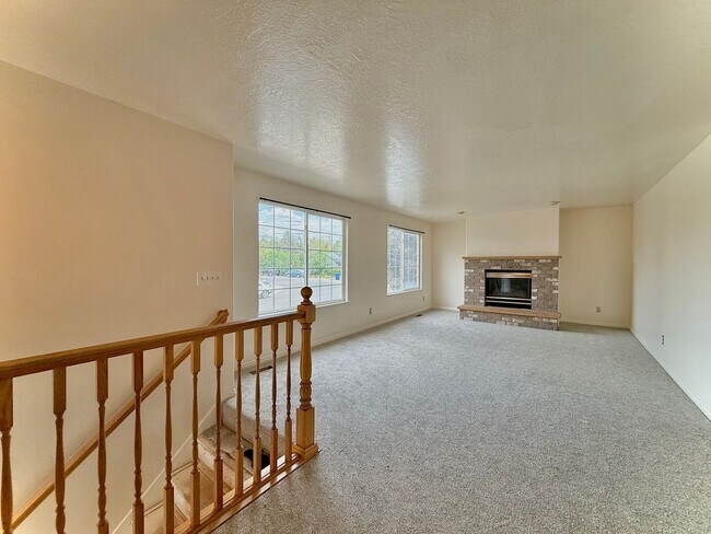 Photo - 1080 E Elgin Ave