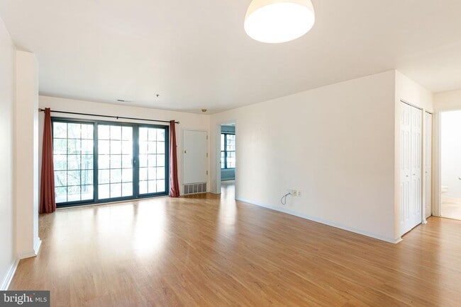 Photo - 2 Leverington Ave Unit 38