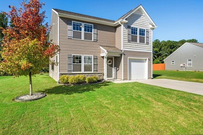 Building Photo - Energy-Efficient 3-Bed, 2.5-Bath Home in Benson!