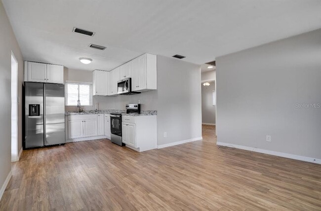 Photo - 6741 Hibiscus Ave S