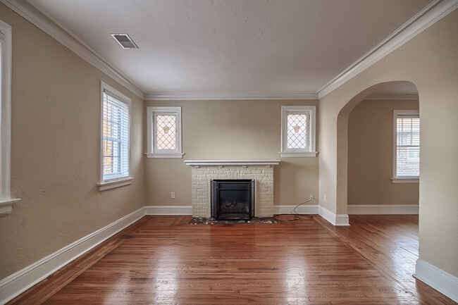 Photo - 7034 Dartmouth Ave