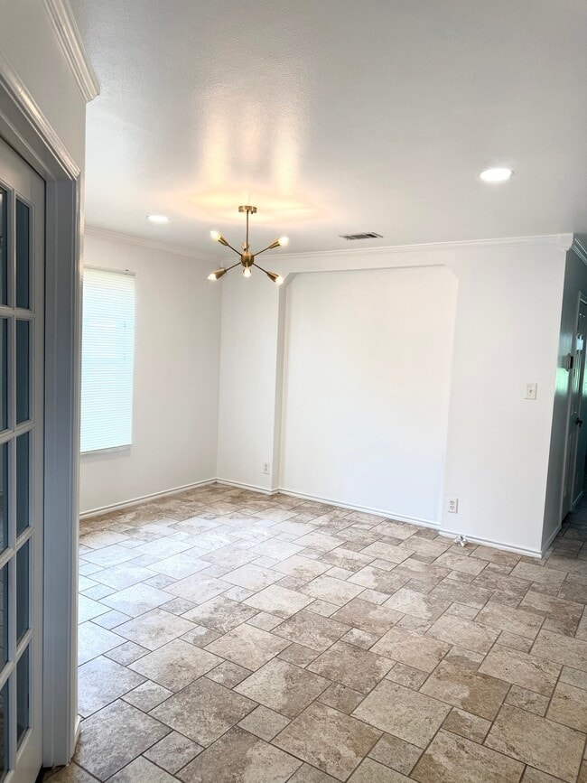 Building Photo - 1208 Creek Knoll