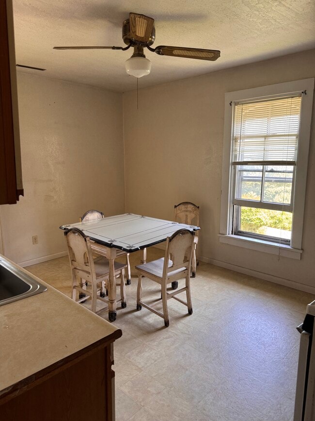 Photo - 530 W 6th St Unit 3