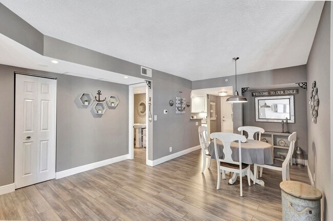 Building Photo - 3000 N Ocean Dr Unit 17-B