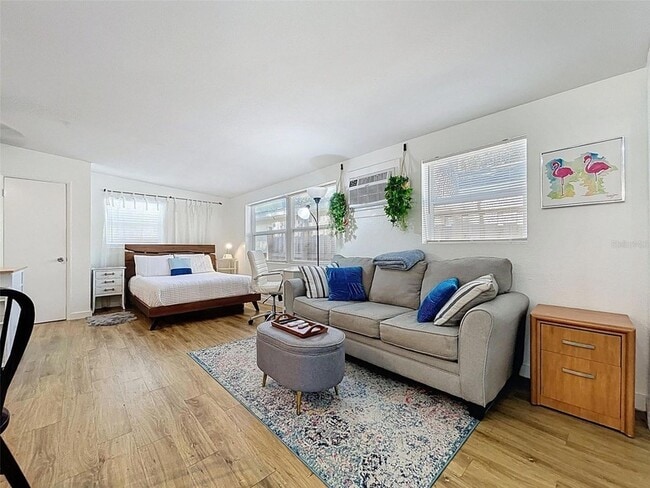 Photo - 1600 Pasadena Dr House