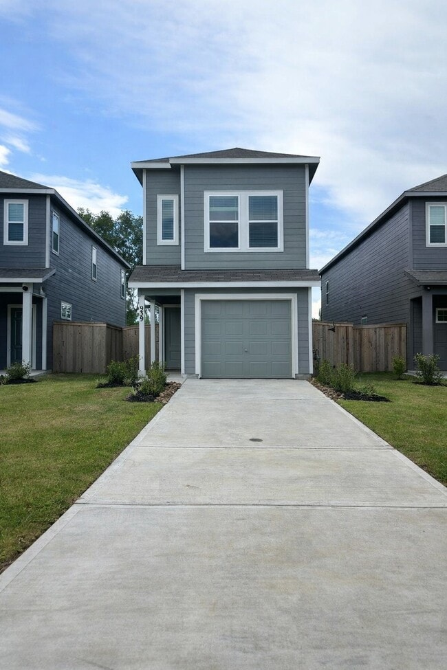 Photo - 939 Pertuso Ln
