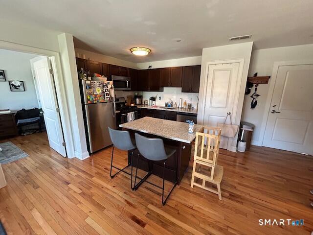Photo - 965 Hope St