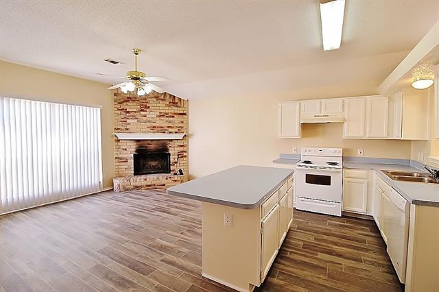 Photo - 948 Applewood Dr