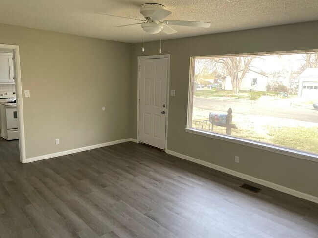 Living Room - 762 Vassar Dr