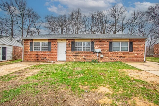 Photo - Great - 2 BEDROOM - Bright Open Floor Plan !!