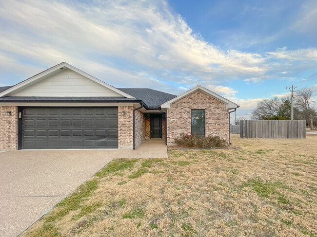 Building Photo - 100 W Windmill Way