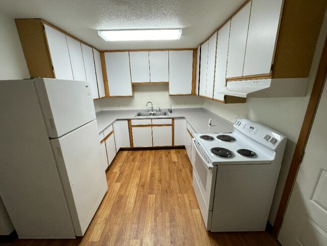 Photo - 323 N 3rd Ave W